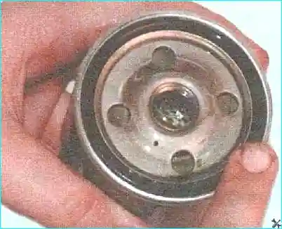 Renault Замена масла в двигателе и масляного фильтра Renault Logan