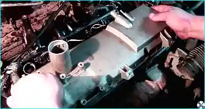 Renault Замена прокладки крышки головки блока цилиндров Renault Logan