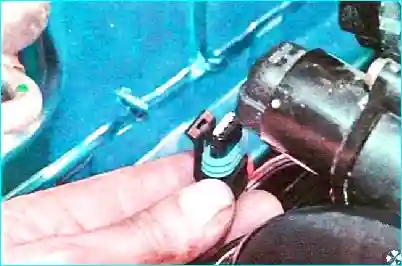 Renault Renault Renault Renault Замена регулятора холостого хода Renault Logan