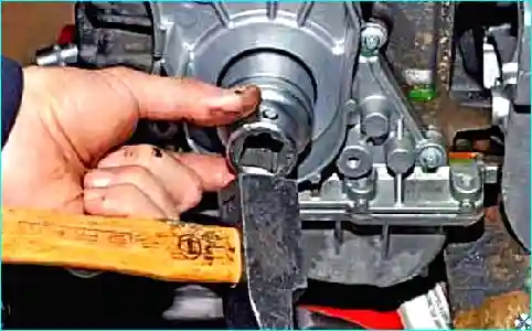 Renault Замена сальников коленчатого вала Рено Логан