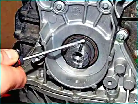 Renault Замена сальников коленчатого вала Рено Логан