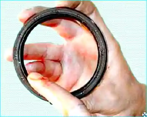 Renault Замена сальников коленчатого вала Рено Логан