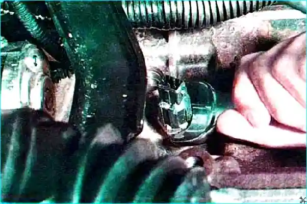 Renault Замена датчика детонации