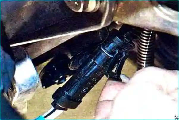 Renault Замена датчика концентрации кислорода