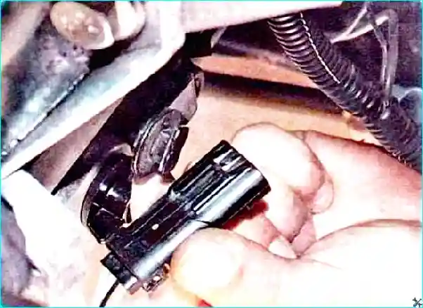 Renault Замена датчика концентрации кислорода