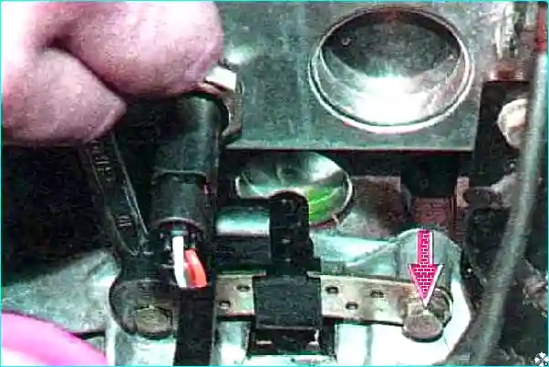 Renault Замена датчика коленчатого вала