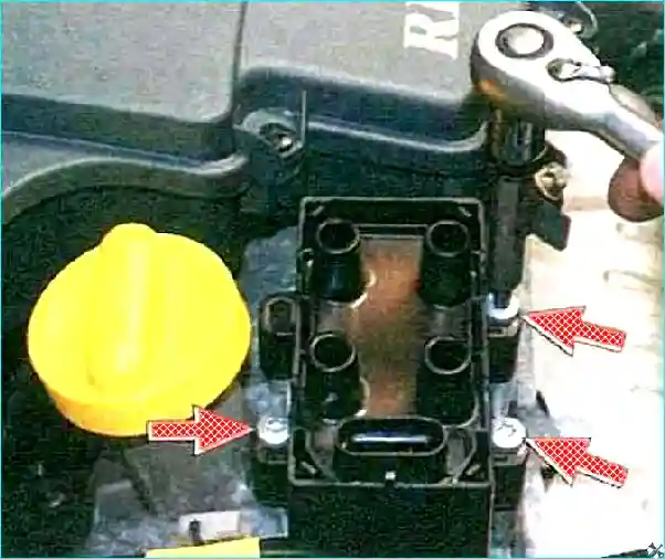 Renault Снятие и установка модуля зажигания