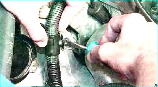 Renault Снятие и установка генератора