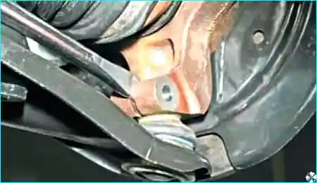 Renault Замена рычага передней подвески Renault Logan