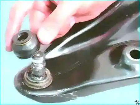 Renault Замена шаровой опоры Renault Logan