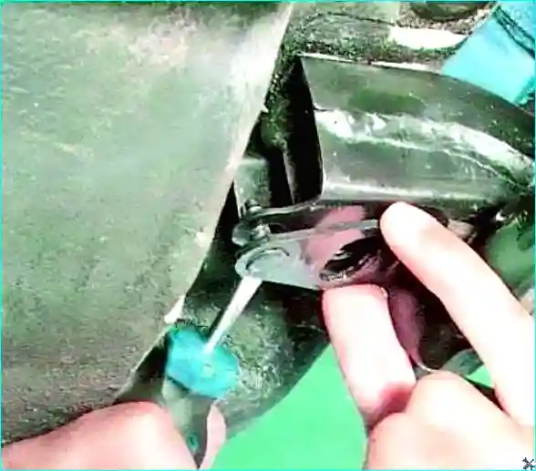 Renault Замена деталей стабилизатора поперечной устойчивости Renault Logan