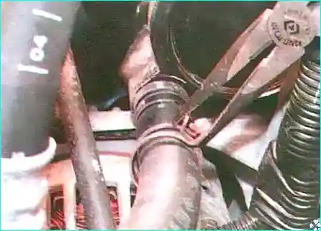 Renault Замена насоса гидроусилителя рулевого управления Renault Logan