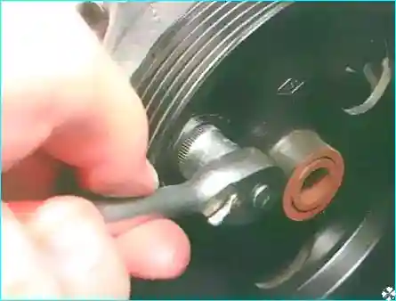 Renault Замена насоса гидроусилителя рулевого управления Renault Logan