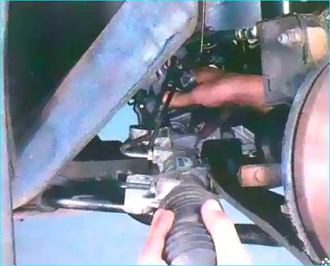 Renault Замена рулевого механизма  автомобиля Renault Logan