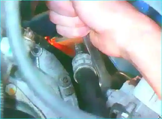 Renault Замена рулевого механизма  автомобиля Renault Logan