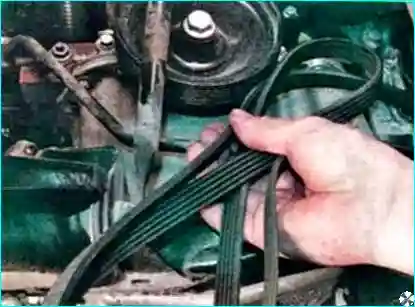 Renault Замена ремней привода вспомогательных агрегатов Рено Логан