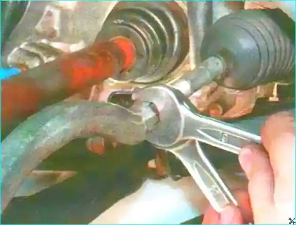 Замена наружного наконечника рулевой тяги Renault Logan Renault Замена наружного наконечника рулевой тяги Renault Logan