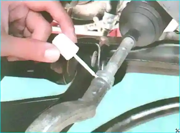 Замена наружного наконечника рулевой тяги Renault Logan Renault Замена наружного наконечника рулевой тяги Renault Logan