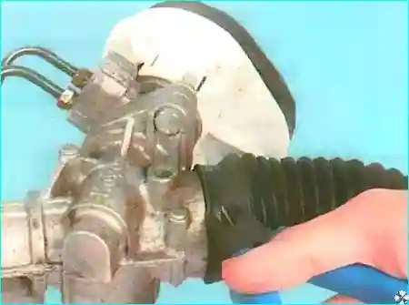 Замена защитного чехла рулевой тяги Renault Logan Renault Замена защитного чехла рулевой тяги Renault Logan