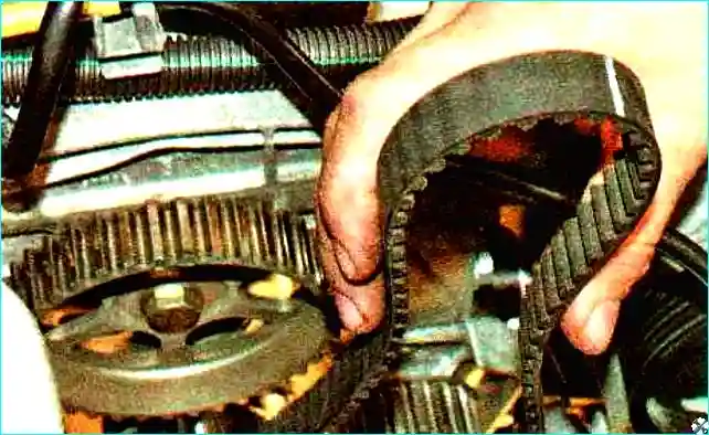 Renault Замена и регулировка ремня ГРМ Renault Logan