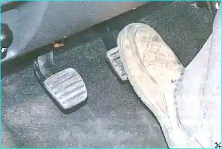 Renault Замена тормозной жидкости Рено Логан