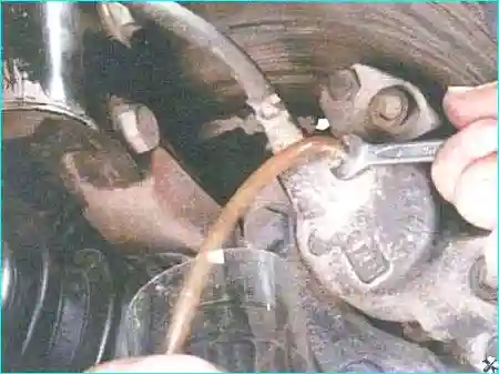 Renault Замена тормозной жидкости Рено Логан