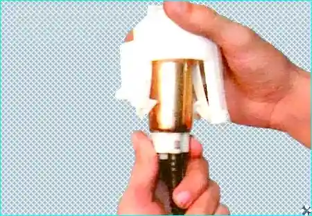 Renault Renault Замена топливного насоса  Renault Logan