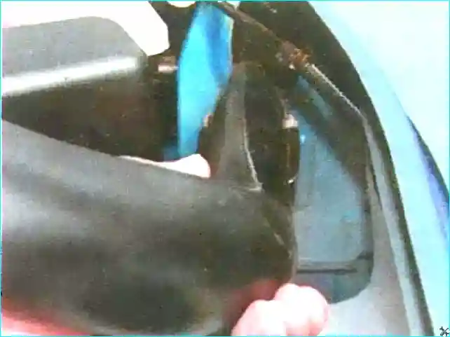 Renault Renault Снятие и установка воздушного фильтра Renault Logan