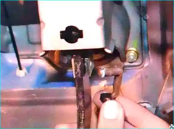 Проверка и регулировка педали тормоза Renault Logan Renault Проверка и регулировка педали тормоза Renault Logan