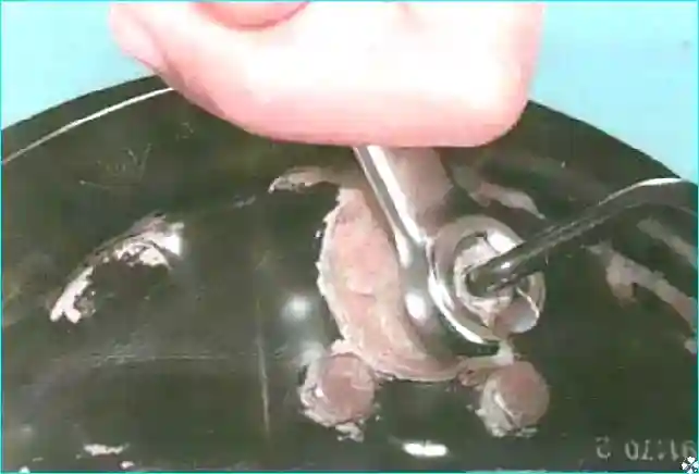 Renault Замена шлангов и трубок гидропривода тормозов Renault Logan