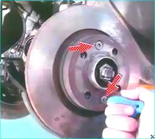 Renault Замена суппорта тормозного механизма переднего колеса Renault Logan