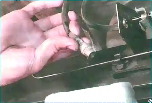 Renault Замена шлангов и трубок гидропривода тормозов Renault Logan