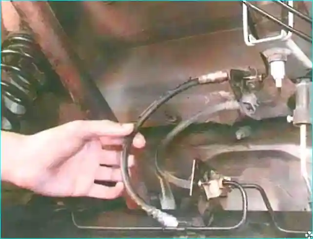 Renault Замена шлангов и трубок гидропривода тормозов Renault Logan