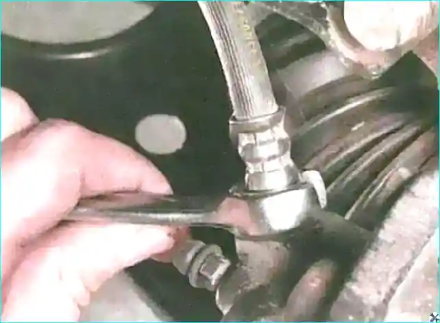 Renault Замена шлангов и трубок гидропривода тормозов Renault Logan