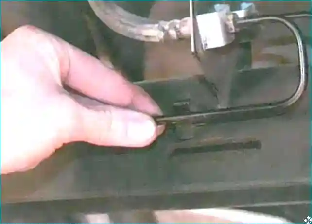 Renault Замена шлангов и трубок гидропривода тормозов Renault Logan