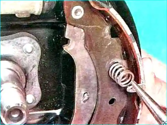 Renault Замена задних колодок Renault Logan