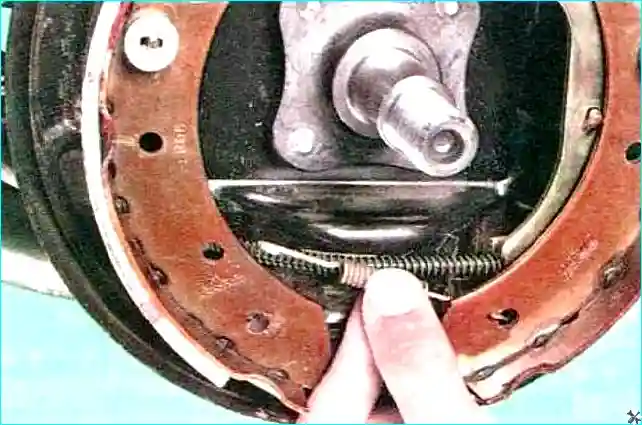 Renault Замена задних колодок Renault Logan