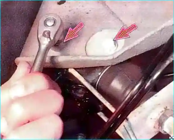 Renault Замена регулятора тормозных сил в гидроприводе задних тормозов Renault Logan