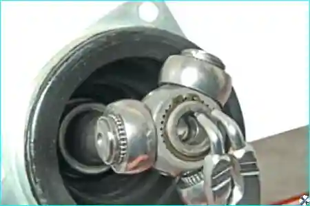 Renault Ремонт шарниров равных угловых скоростей Renault Logan