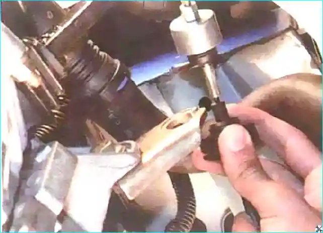 Renault Как снять и установить КПП на Renault Logan