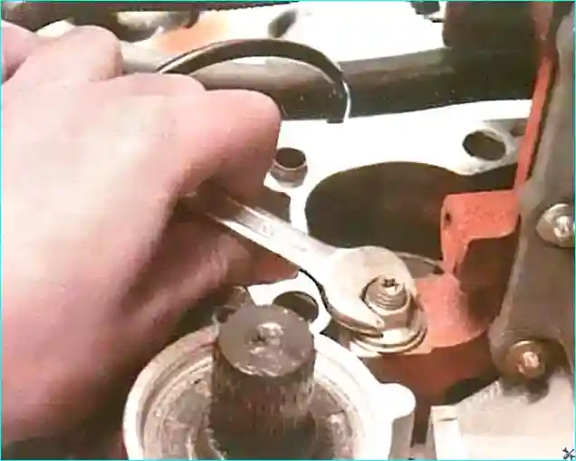 Renault Как снять и установить КПП на Renault Logan