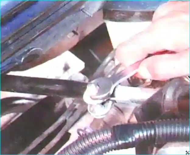 Renault Как снять и установить КПП на Renault Logan