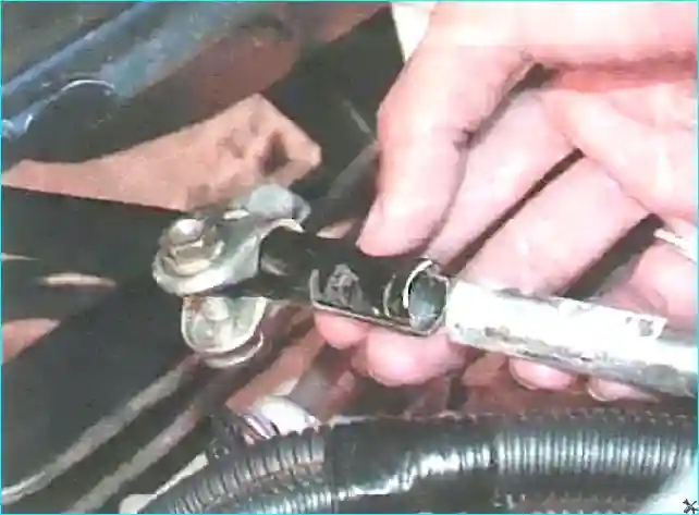 Renault Как снять и установить КПП на Renault Logan