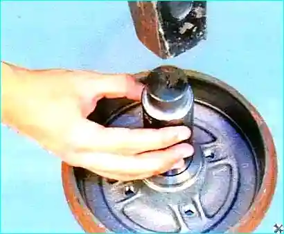 Renault Замена подшипника задней ступицы Renault Logan