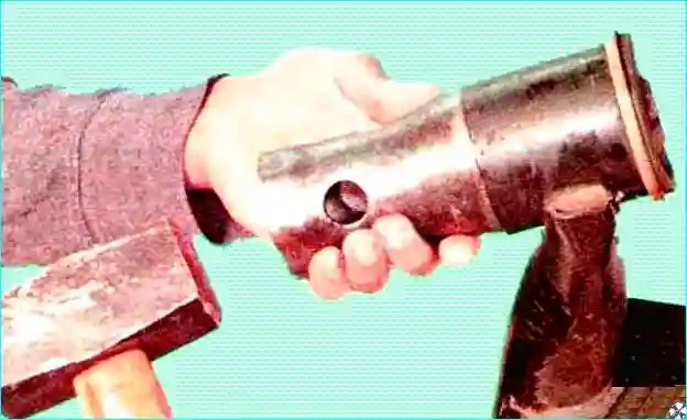 Renault Замена сайлентблоков рычагов задней подвески Renault Logan