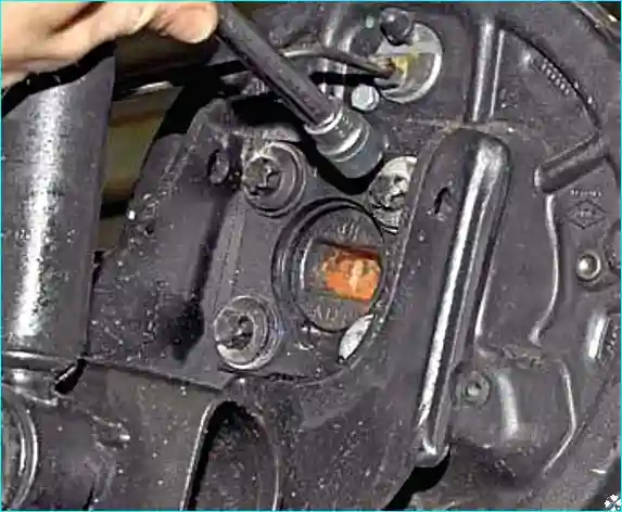 Renault Замена балки задней подвески Renault Logan