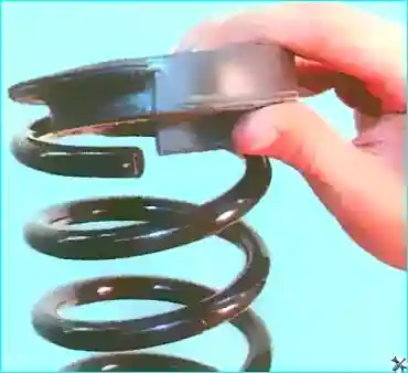 Renault Замена пружины задней подвески Renault Logan