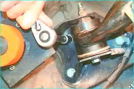 Renault Замена балки задней подвески Renault Logan