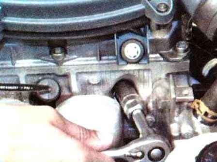 Cómo verificar la compresión en los cilindros del motor Renault Sandero