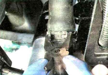 Replacing the Renault Sandero engine coolant